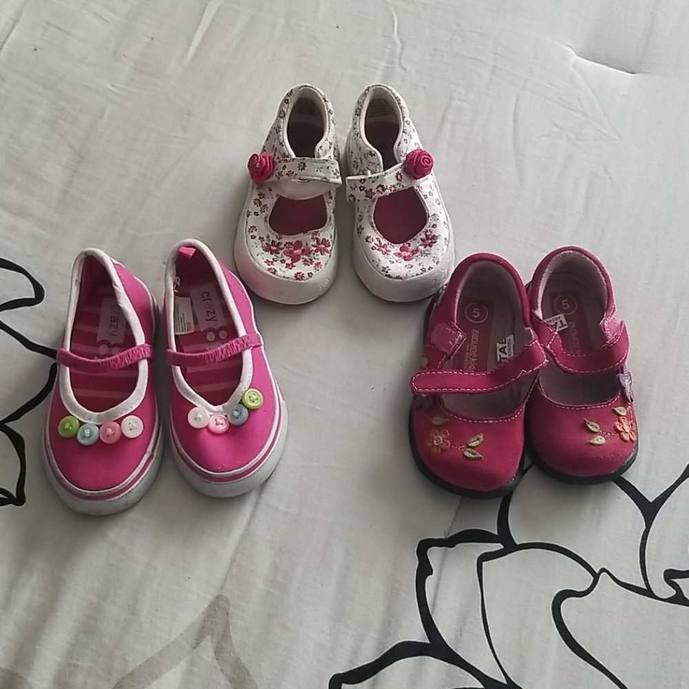Gently used baby girl shoes